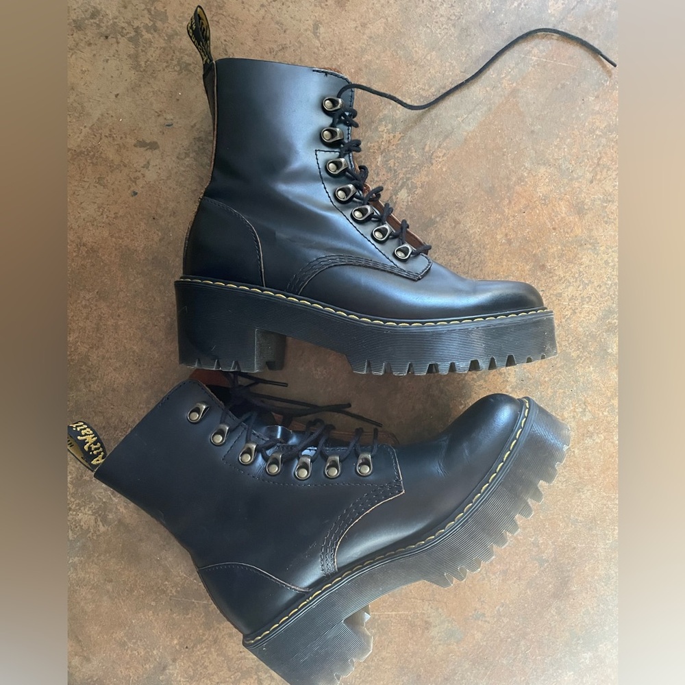 Dr Martens Leonas Vintage Smooth Leather
Heeled Boots